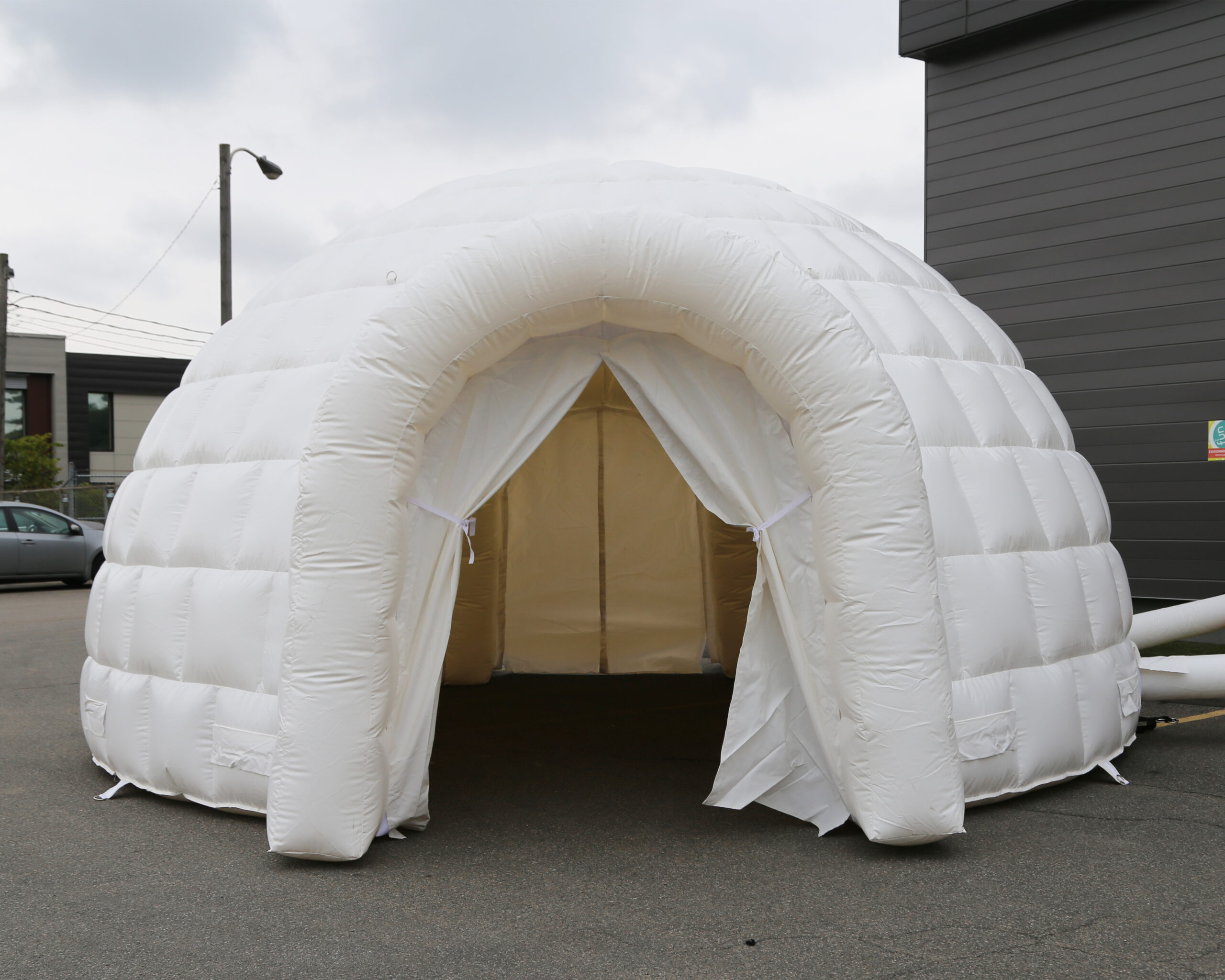 Grand Igloo